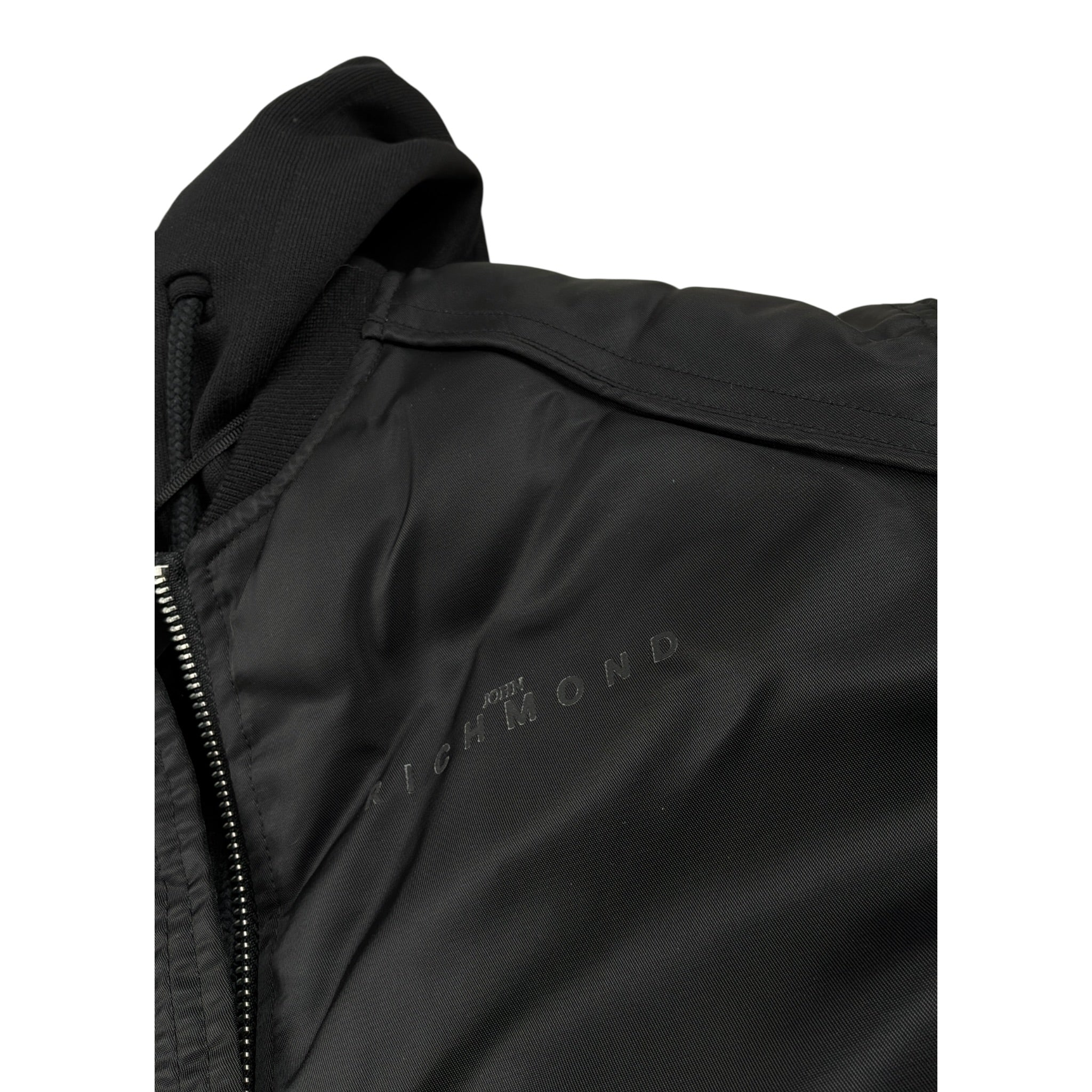 John Richmond Giubbino tinta unita con Zip E Cappuccio Nero per Bambino RBA26028GB NERO JOHN RICHMOND 