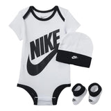 Nike Completo 3 Pezzi Body-Babbucce-Cappello per Neonato LN0073 BIANCO NIKE 