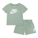 Nike Completo 2 Pezzi T-Shirt-Bermuda tinta unita Verde per Bambino 86L596XX VERDE NIKE 