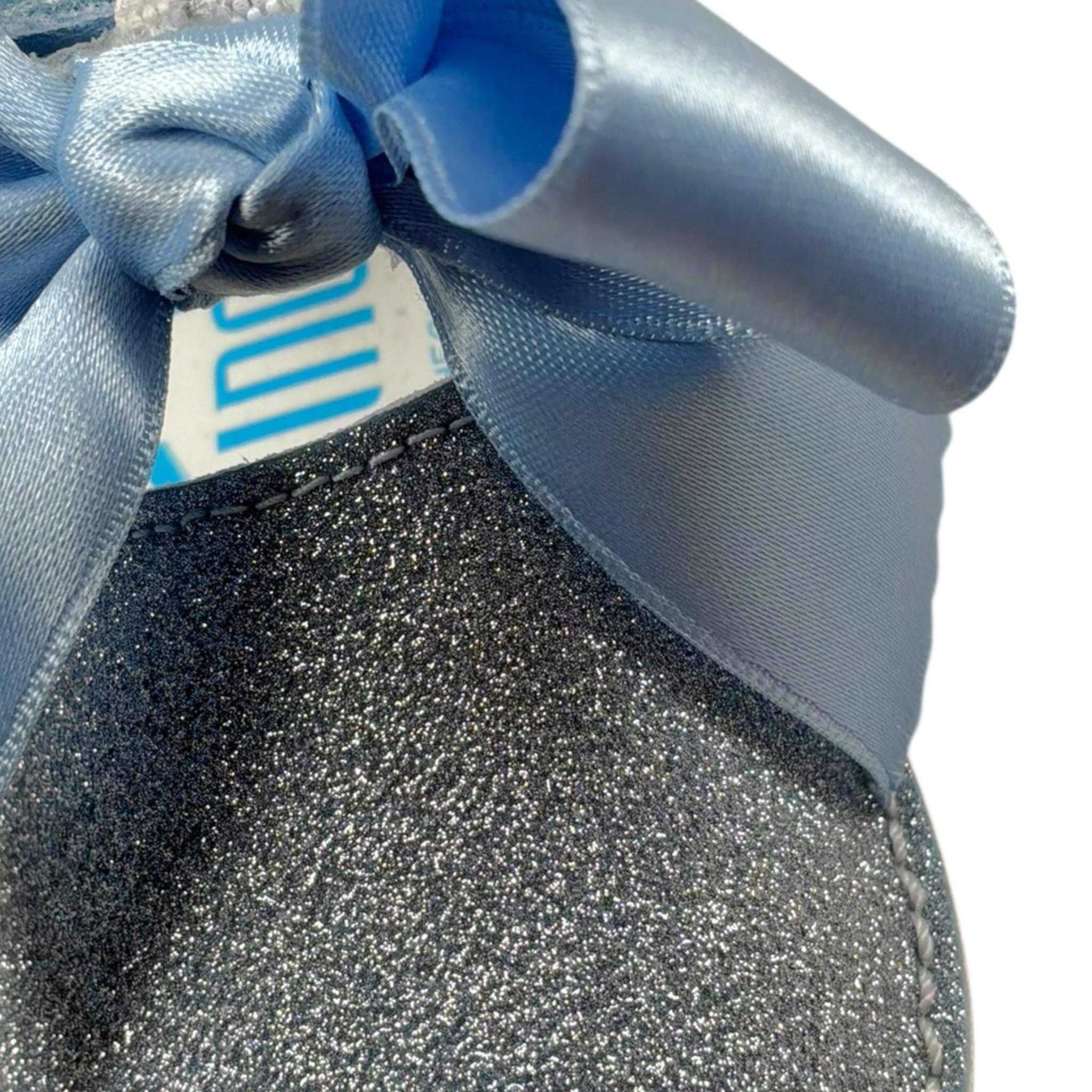 Indice Sandalo tinta unita con Brillantini E Fiocco Azzurro per Neonata 318 AZZURRO INDICE 