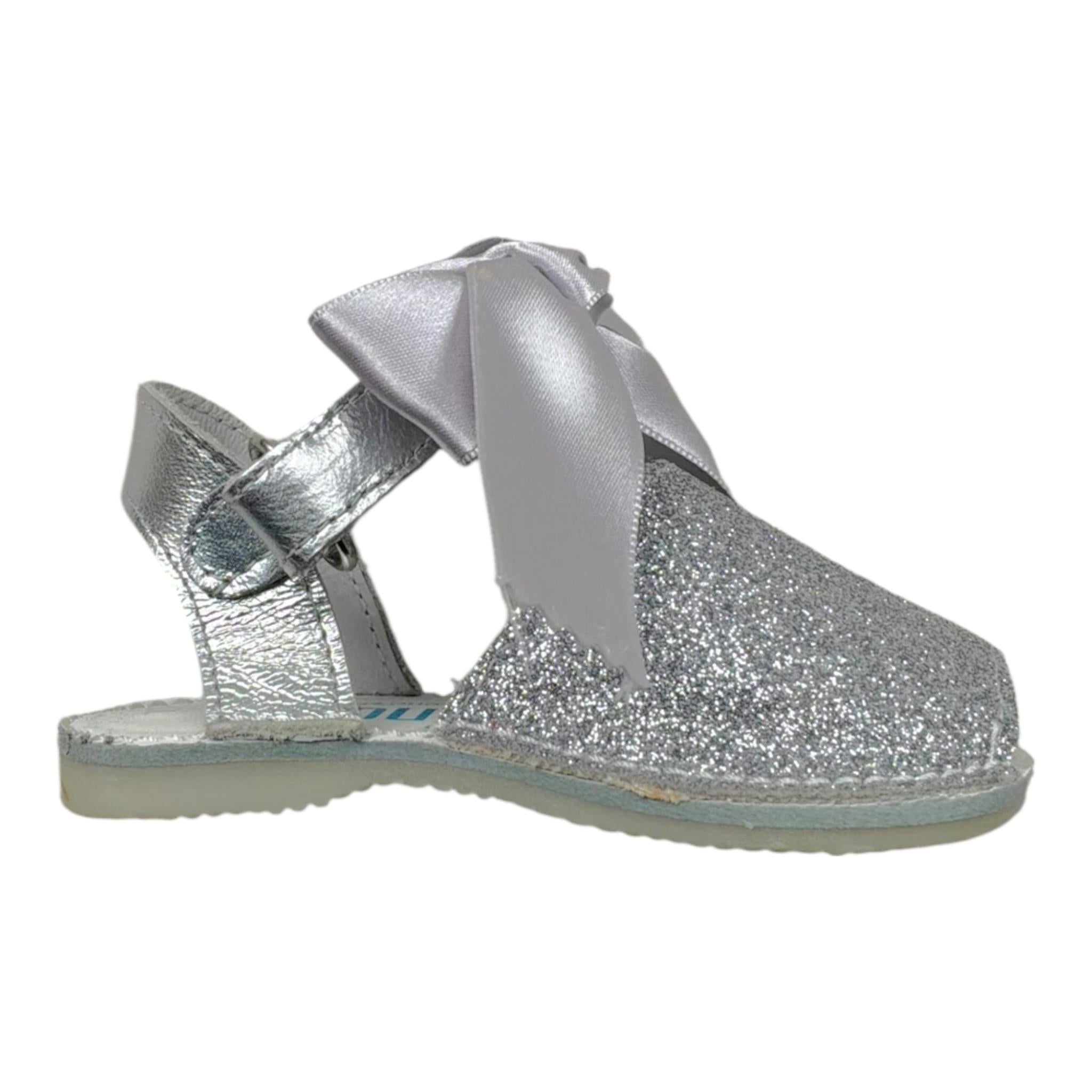 Indice Sandalo Tinta Unita con Brillantini E Fiocco per Neonata 318 ARGENTO INDICE 